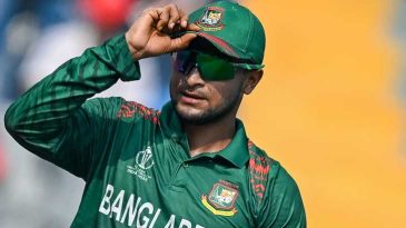 কলকাতা ম্যাচের আগে হঠাৎ মিরপুরে সাকিব