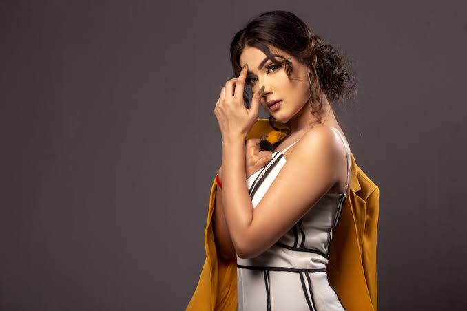 ‘অতৃপ্ত আত্মা’ বলে কীসের ইঙ্গিত দিলেন মাহিয়া মাহি!