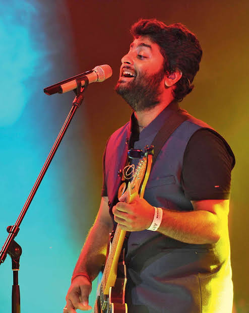 সাংবাদিকদের কাছে খাবার চেয়েছেন অরিজিৎ