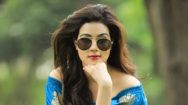 ‘ডার্ক ওয়ার্ল্ড’ থেকে কেন সরে দাঁড়ালেন মাহি