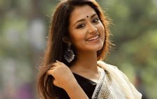 যে নীতিতে বিশ্বাস করে নতুন আইফোন পেলেন ফারিণ