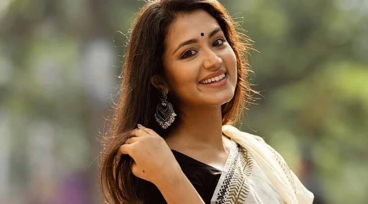 যে নীতিতে বিশ্বাস করে নতুন আইফোন পেলেন ফারিণ