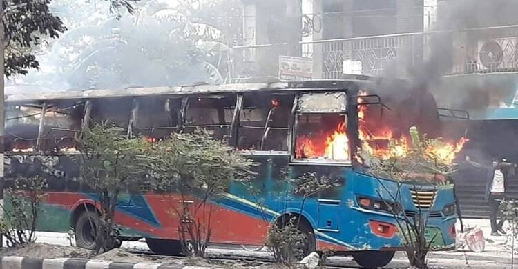যাত্রীবেশে দুজন উঠে বাসে আগুন