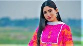 ফেসবুকে অভিনব কায়দায় কাকে ভালোবাসার কথা জানালেন সাফা কবির?