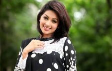 চ্যালেঞ্জ নিয়েই বেঁচে থাকার চেষ্টা করছি : মোনালিসা