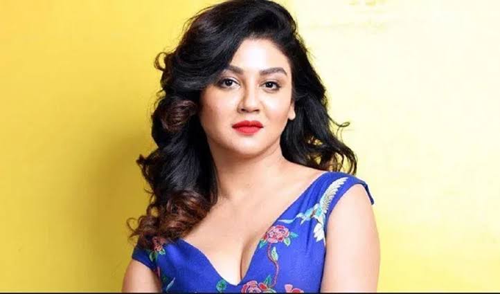 চুমু নিয়ে মুখ খুললেন জয়া