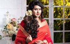 ‘স্বাধীনভাবে গান গাইতে পারছি না’