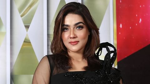 বাসে আগুন দেওয়া ব্যক্তির পরিচয় দিলেন মাহি