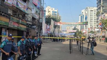 বিএনপির কার্যালয়ের সামনে পুলিশের বেষ্টনী