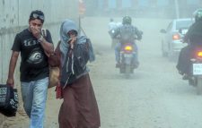 কর্মকর্তাদের সন্তানরা বিদেশে, তাই বায়ুদূষণ নিয়ে মাথাব্যথা নেই