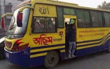 অবরোধের সকালে বনশ্রীতে বাসে আগুন, দগ্ধ এক