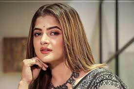 শ্রাবন্তীর জীবনে নতুন সঙ্গী, প্রকাশ্যে আদুরে ছবি