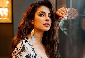 বলিউডে ফিরছেন প্রিয়াঙ্কা