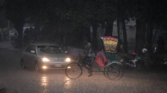 বৃষ্টি কমবে কবে, জানালো আবহাওয়া অধিদপ্তর
