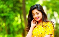 ‘নগদে কট’ খেলেন শাকিলা!