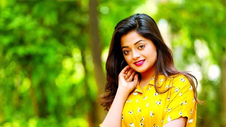 ‘নগদে কট’ খেলেন শাকিলা!