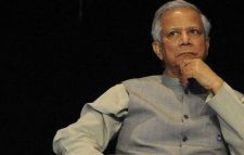 ‘নিঃস্বার্থ মানুষটিকে মিথ্যা অপরাধে দাঁড়াতে হচ্ছে বিচারের কাঠগড়ায়’