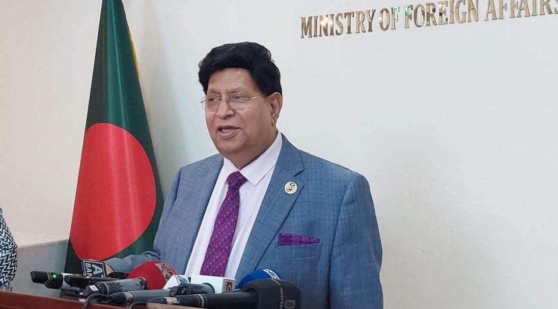 কূটনীতিকদের রাজনৈতিক দল গঠনের পরামর্শ দিলেন পররাষ্ট্রমন্ত্রী