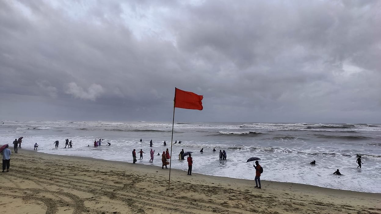 ঘূর্ণিঝড় ‘মিধিলি’ কেড়ে নিলো শিশুসহ ৮ জনের প্রাণ