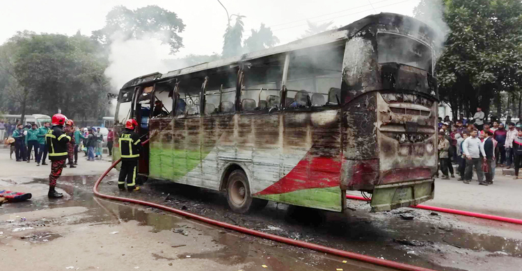 ২৪ ঘণ্টায় ৬ বাস, ১ প্রাইভেটকারে আগুন