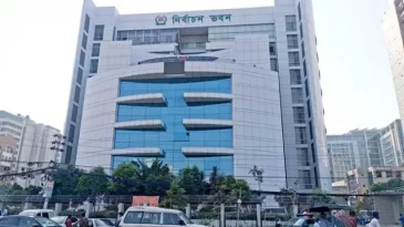 ভোটের দিন সকালে কেন্দ্রে যাবে ব্যালট পেপার: ইসি