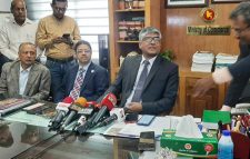 ‘আমরা কারও দয়াদাক্ষিণ্যে রপ্তানি করি না’