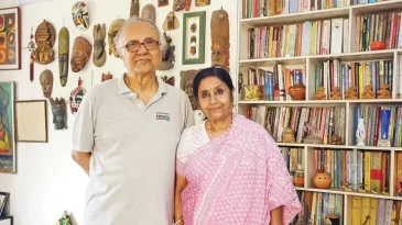 আজ সন্ধ্যায় মহিলা সমিতিতে ‘লাভ লেটারস’