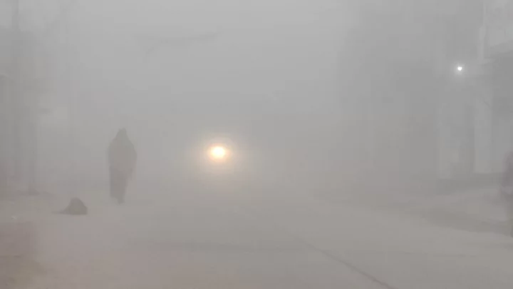 মধ্যরাতে ঘনকুয়াশা পড়তে পারে দেশজুড়ে