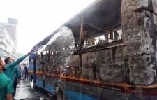 গুলিস্তানে বাসে আগুন