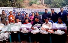 সিলেটের মৌলভীবাজারের চাতলাপুর চা বাগানে বাংলাদেশ বৌদ্ধ যুব পরিষদ এর শীতবস্ত্র ও খাবার বিতরণ