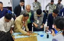 বিমানের ওয়াশরুমে লুকানো ‘সোনার ডিম’, সিটের নিচে ২৮০ সোনার বার