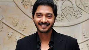 সুস্থ হয়ে হাসপাতাল থেকে বাড়ি ফিরলেন শ্রেয়াস