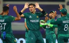 দুই তারকা ক্রিকেটারকে বাদ দিয়ে টি-টোয়েন্টি সিরিজের দল ঘোষণা পাকিস্তানের