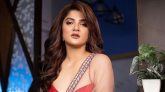 এবার নির্মাতার প্রেমে মজেছেন শ্রাবন্তী