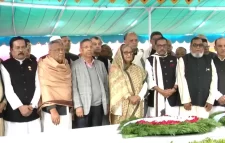 নতুন মন্ত্রিসভা নিয়ে টুঙ্গিপাড়ায় জাতির পিতার সমাধিতে প্রধানমন্ত্রীর শ্রদ্ধা