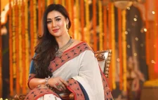 ব্যবসায় নামলেন অপু