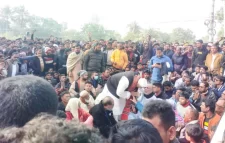নেতাকর্মীদের নিয়ে লতিফ সিদ্দিকীর টাঙ্গাইল-ময়মনসিংহ মহাসড়ক অবরোধ