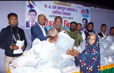 ড. এ. কে আব্দুল মোমেন ও সেলিনা মোমেন’র উদ্যোগে শীতবস্ত্র বিতরণ