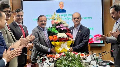 ইশতেহারের আলোকে মন্ত্রণালয় সামনে এগিয়ে যাবে: বিমান ও পর্যটনমন্ত্রী