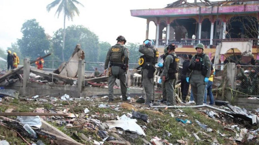 থাইল্যান্ডে আতশবাজি কারখানায় বিস্ফোরণ