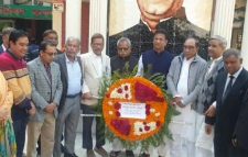 মাজার জিয়ারত ও বঙ্গবন্ধুর প্রতিকৃতিতে পুষ্পস্তবক অর্পণ করলেন শফিক চৌধুরী