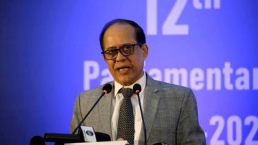 ভোটকেন্দ্রে এসে সবাইকে নাগরিক দায়িত্ব পালনের আহ্বান সিইসির