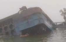 পাটুরিয়ায় রজনীগন্ধা ফেরি ডুবি, ৬ জনকে জীবিত উদ্ধার