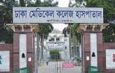 টয়লেট পরিষ্কার নিয়ে দুই বান্ধবীর মধ্যে কথা কাটাকাটি, অতঃপর…