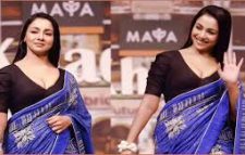 ফের ভক্তদের চমকে দিলেন রুনা খান