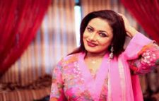 এসব অরাজকতার মধ্যে আর কখনও যাব না : রোজিনা