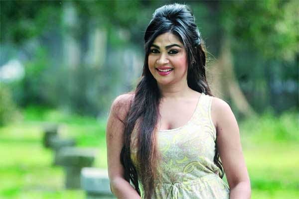 পর্দায় ফিরছেন সিমলা