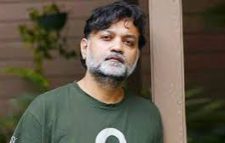 বাড়িতে অজগর পুষছেন সৃজিত