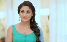 বিয়ের জন্য ফ্রিতে পোশাক চাইলেন অভিনেত্রী