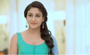 বিয়ের জন্য ফ্রিতে পোশাক চাইলেন অভিনেত্রী